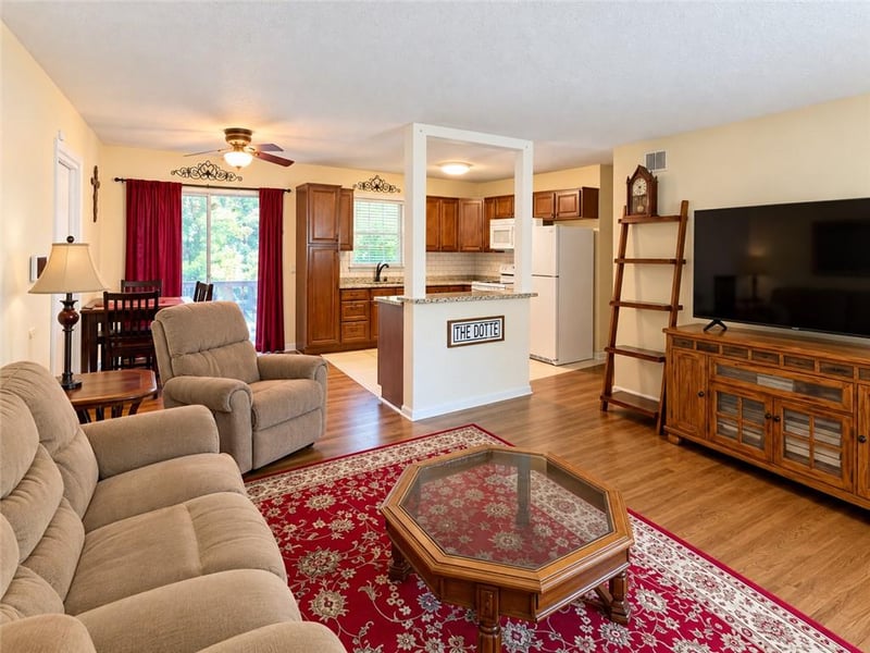 7833 Lathrop Ct, Kansas City, KS 66109