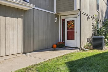 15521 E 48th St, Kansas City, MO 64136