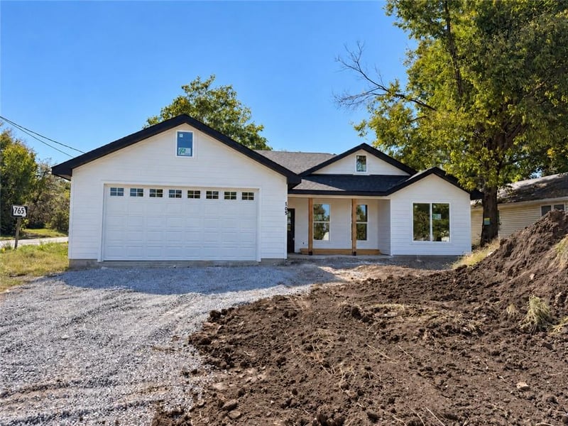 105 W Morgan St, Sedalia, MO 65301