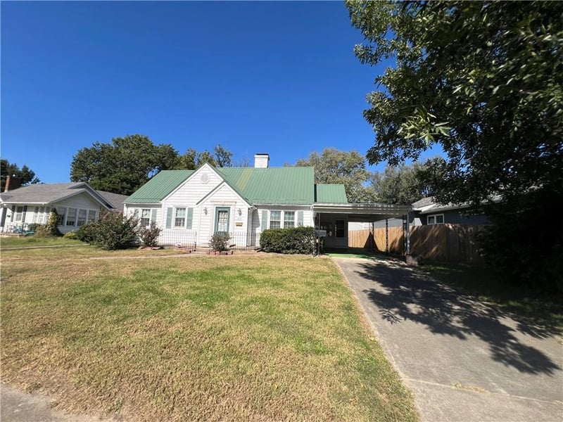 414 E Lexington St, Richmond, MO 64085