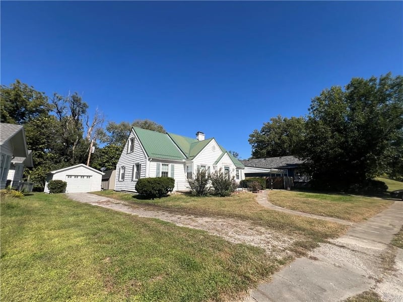 414 E Lexington St, Richmond, MO 64085