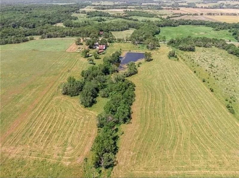 11137 W 200 Rd, Blue Mound, KS 66010