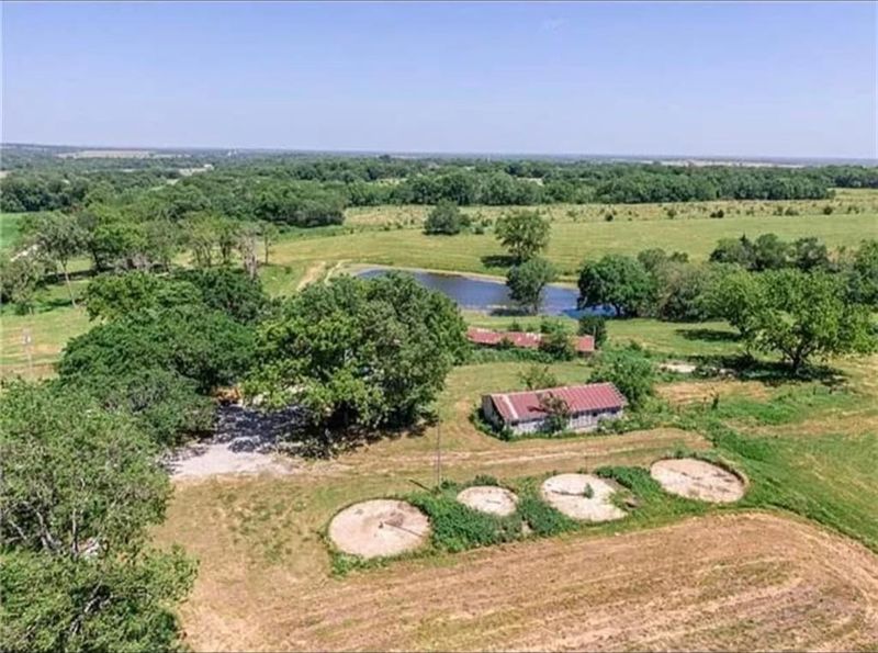 11137 W 200 Rd, Blue Mound, KS 66010