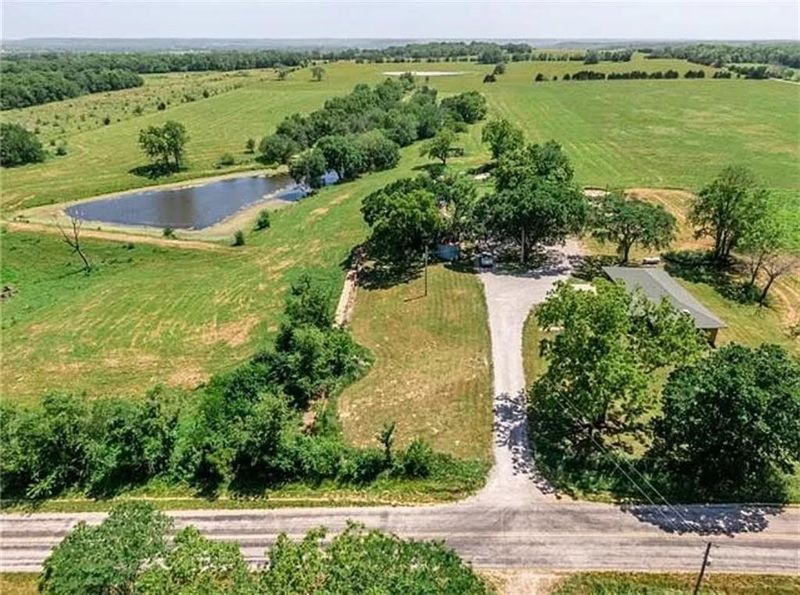 11137 W 200 Rd, Blue Mound, KS 66010