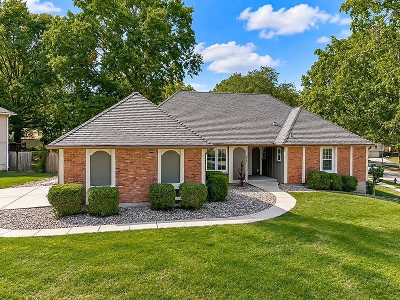 8148 NW Twin Oaks Dr, Kansas City, MO 64151