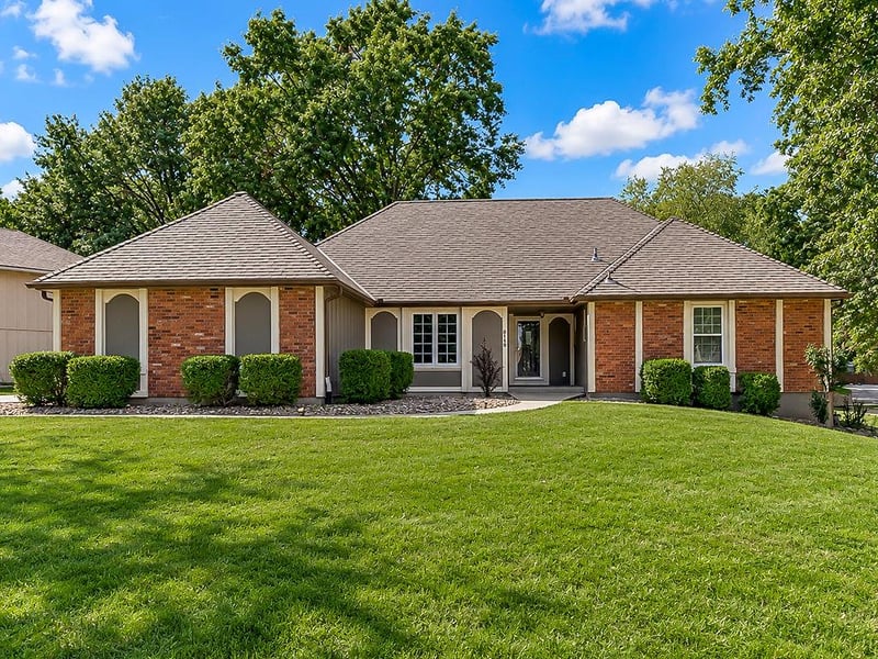 8148 NW Twin Oaks Dr, Kansas City, MO 64151