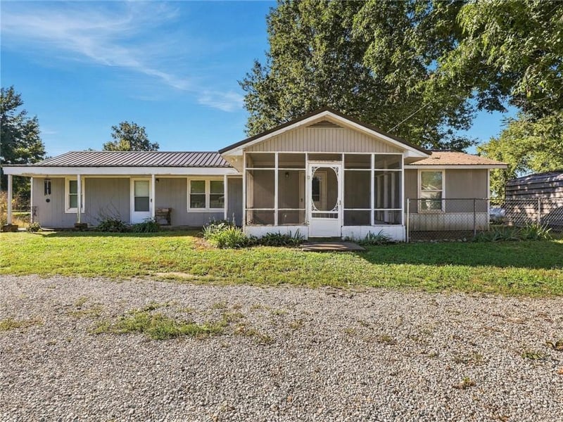 302 12 S Bissell St, Orrick, MO 64077
