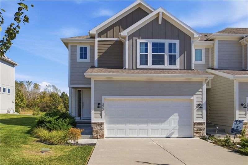 3721 SW Walsh Dr, Lee's Summit, MO 64082