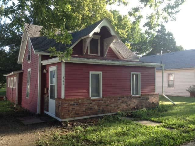 826 Ellinwood St, Osage City, KS 66523