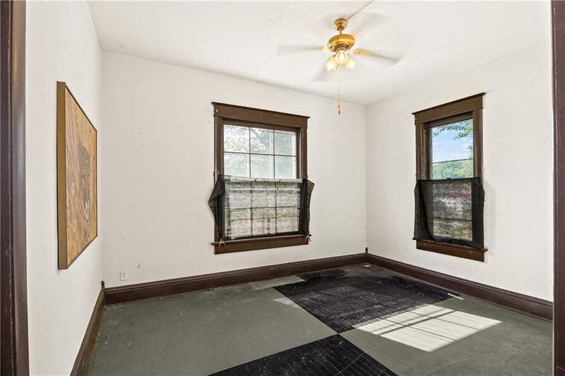 2611 Mitchell Ave, St Joseph, MO 64507