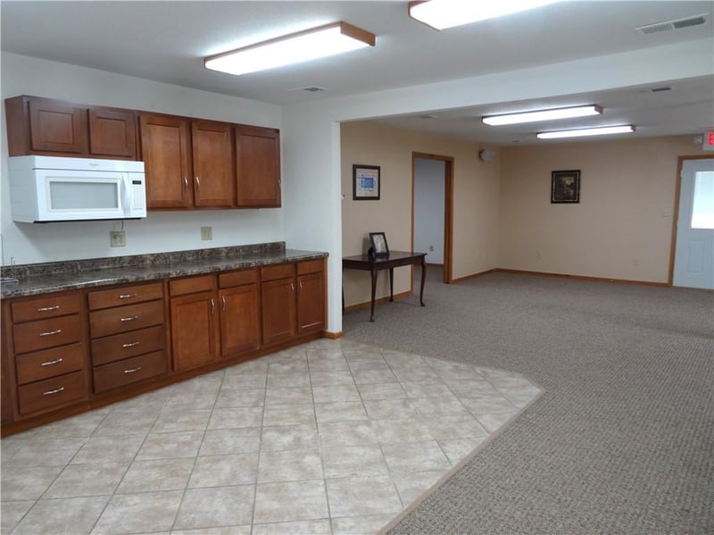 4 Pine St, Butler, MO 64730