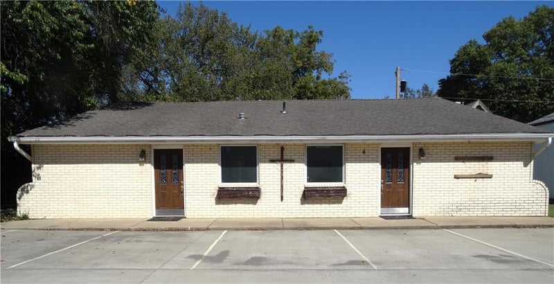 4 Pine St, Butler, MO 64730