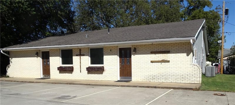 4 Pine St, Butler, MO 64730