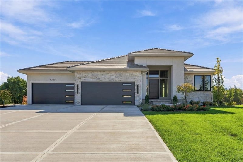 13614 Granada Dr, Leawood, KS 66224