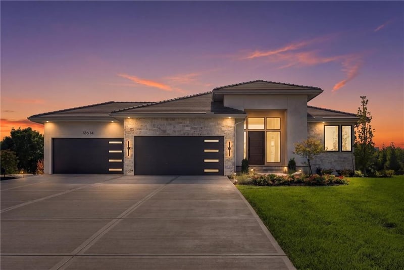 13614 Granada Dr, Leawood, KS 66224