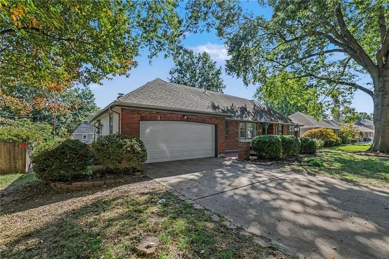 5125 Spring Ave, Kansas City, MO 64133