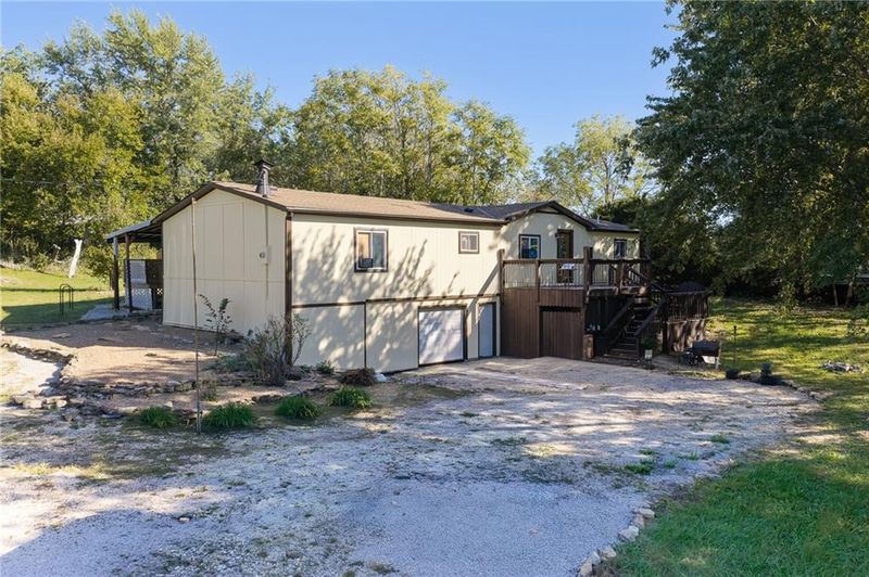12576 166th St, Linwood, KS 66052
