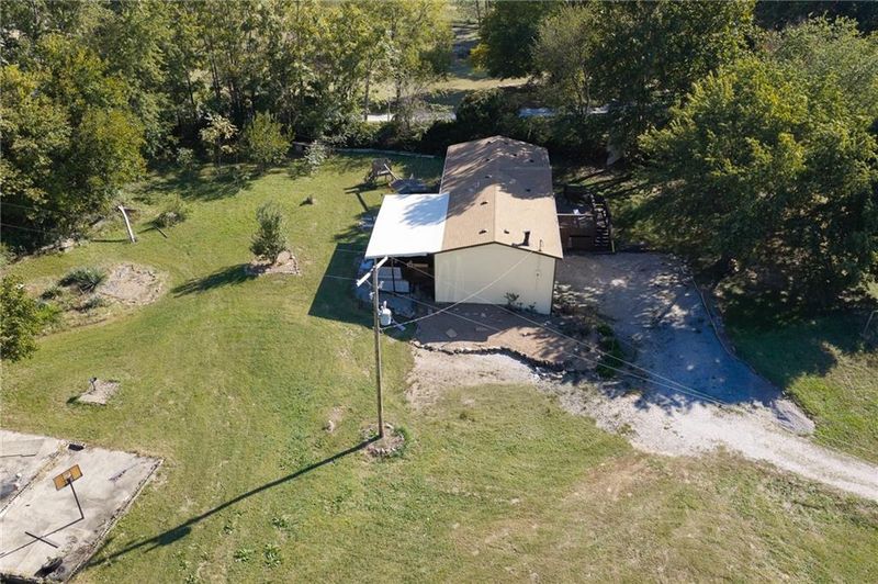 12576 166th St, Linwood, KS 66052