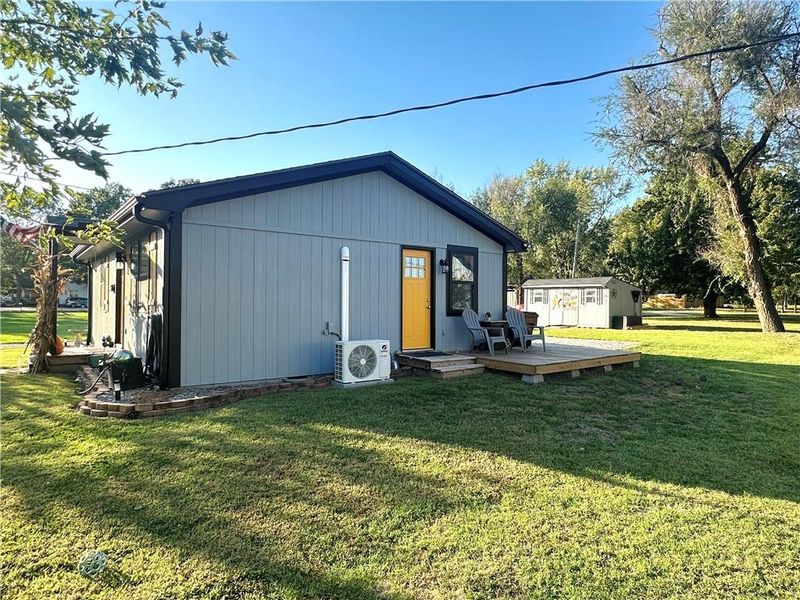 107 E 7th St, Urich, MO 64788