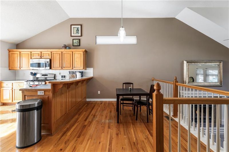 23707 W 58th Ter, Shawnee, KS 66226