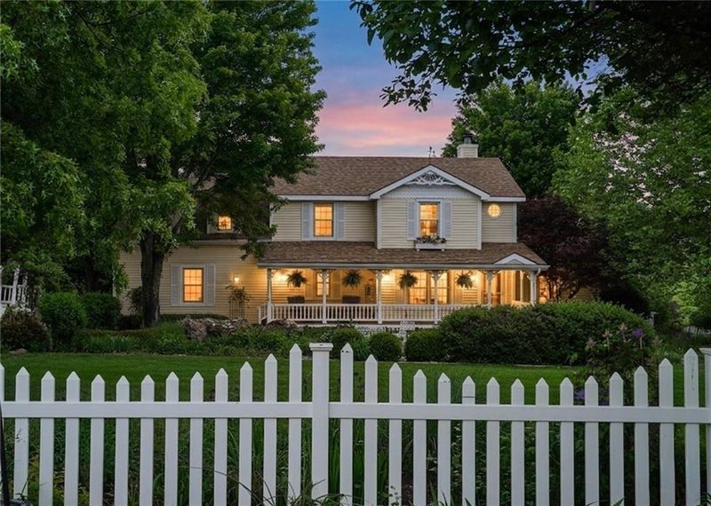618 E 1714 Rd, Baldwin City, KS 66006