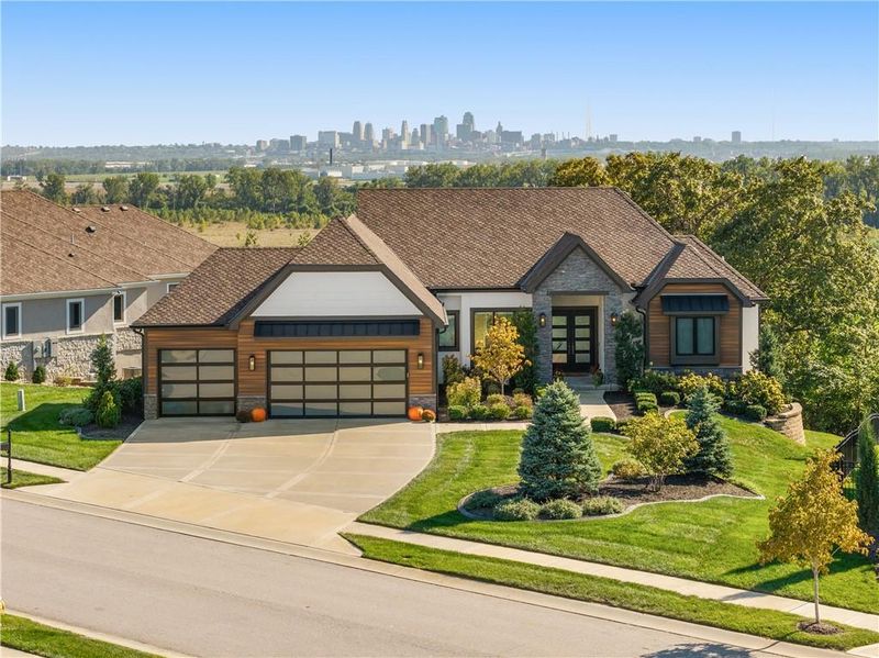2351 Nw Riverview Dr, Riverside, MO 64150