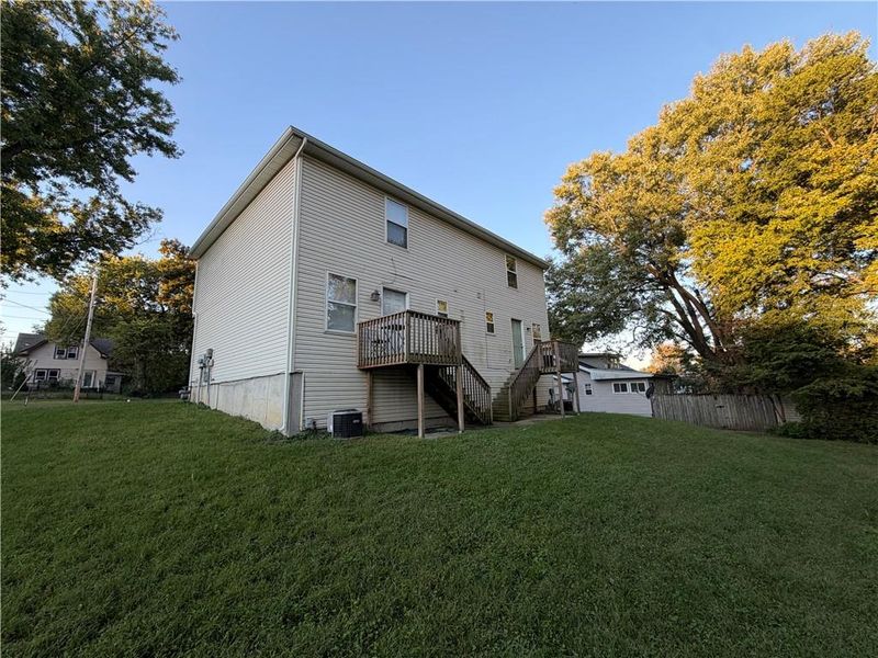1700 W Walnut St, Independence, MO 64050