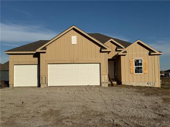 9913 N Manning Ave, Kansas City, MO 64157