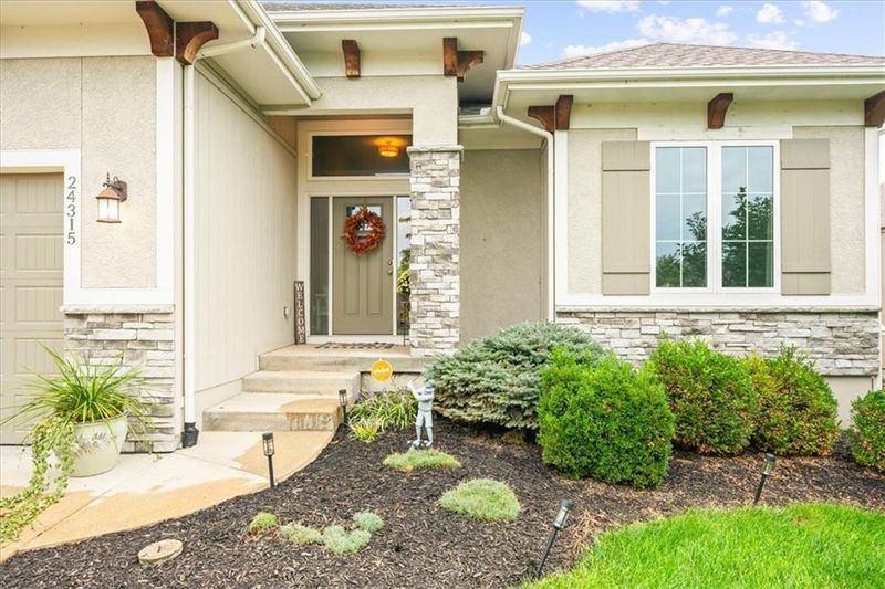 24315 W 91st Pl, Lenexa, KS 66227