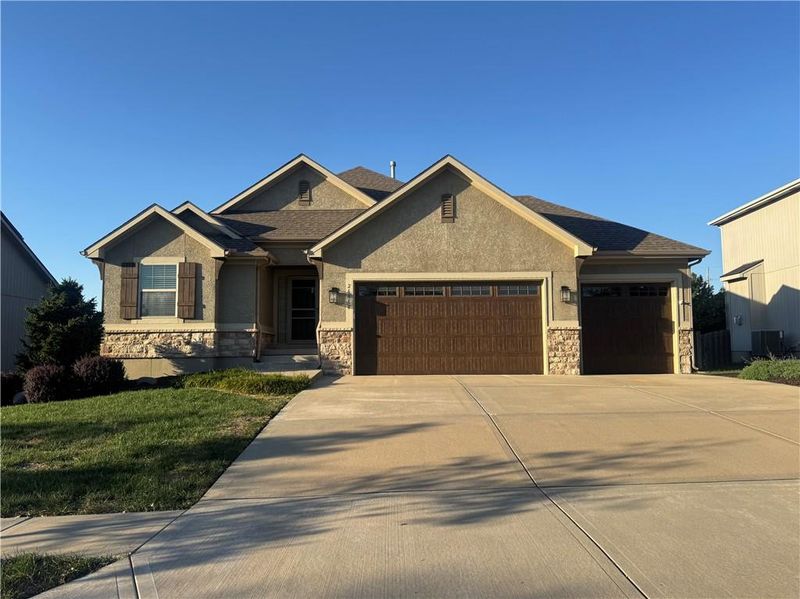 26018 W 143rd Ter, Olathe, KS 66061