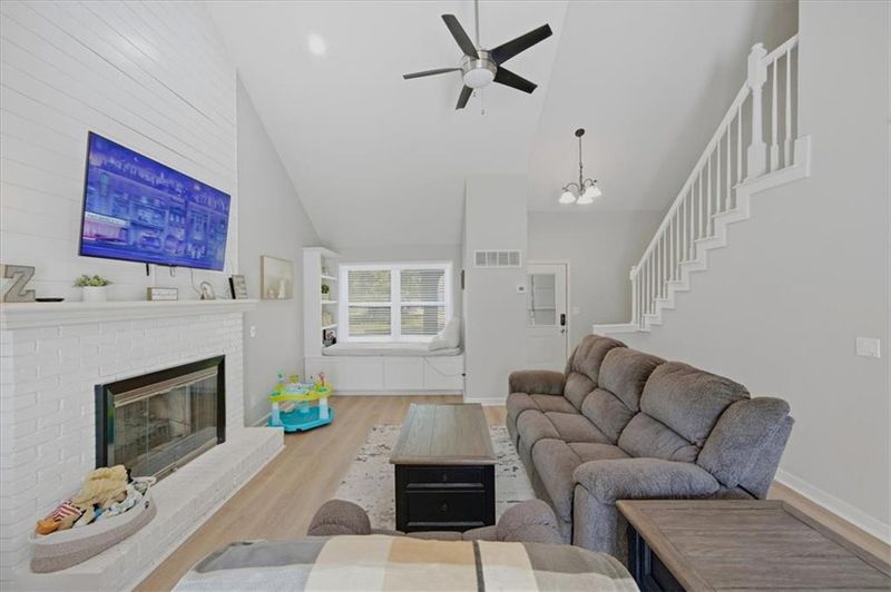1205 E Sleepy Hollow Dr, Olathe, KS 66062