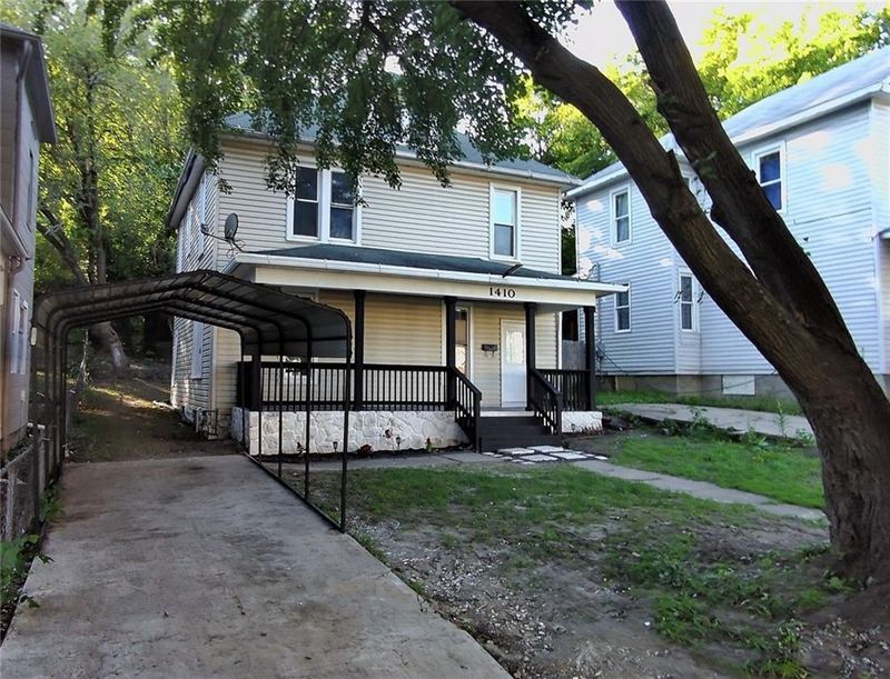 1410 N 2nd St, St Joseph, MO 64505