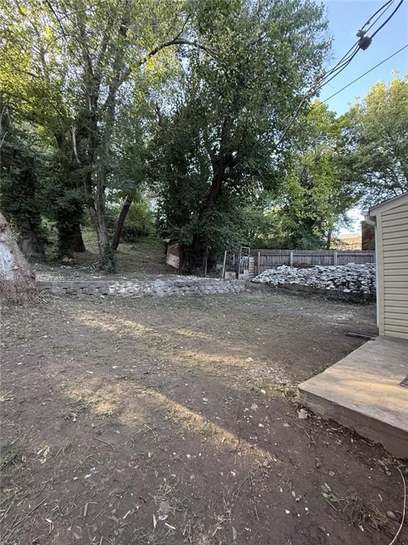 1410 N 2nd St, St Joseph, MO 64505