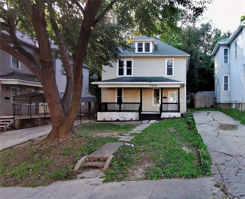 1410 N 2nd St, St Joseph, MO 64505