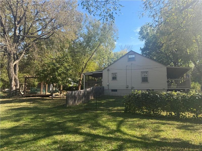 8648 E 27th St, Kansas City, MO 64129