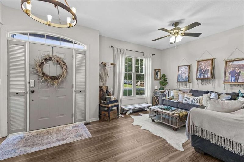 211 Surrey Ct, Smithville, MO 64089