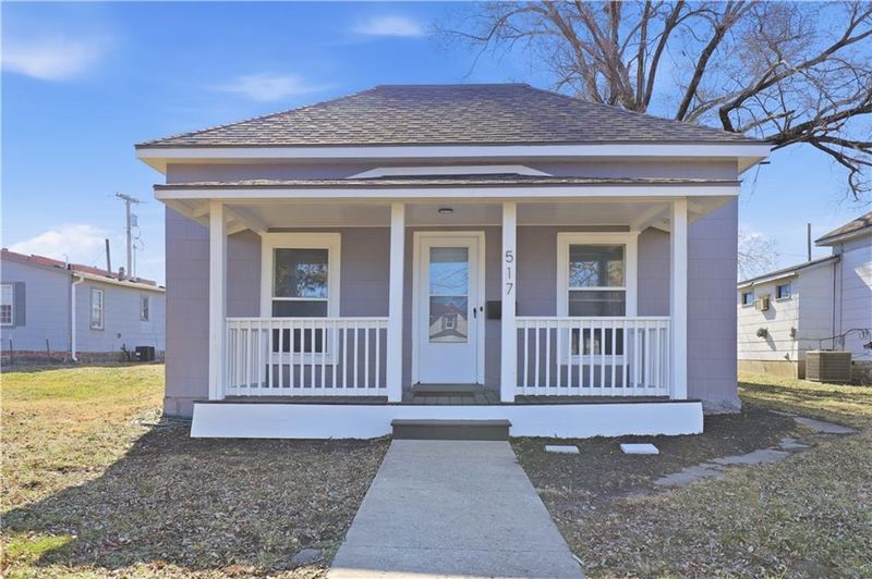 517 Parker Ave, Osawatomie, KS 66064