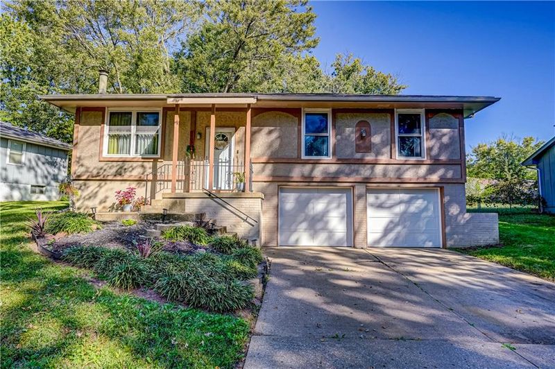 2409 SW South Ct, Blue Springs, MO 64015