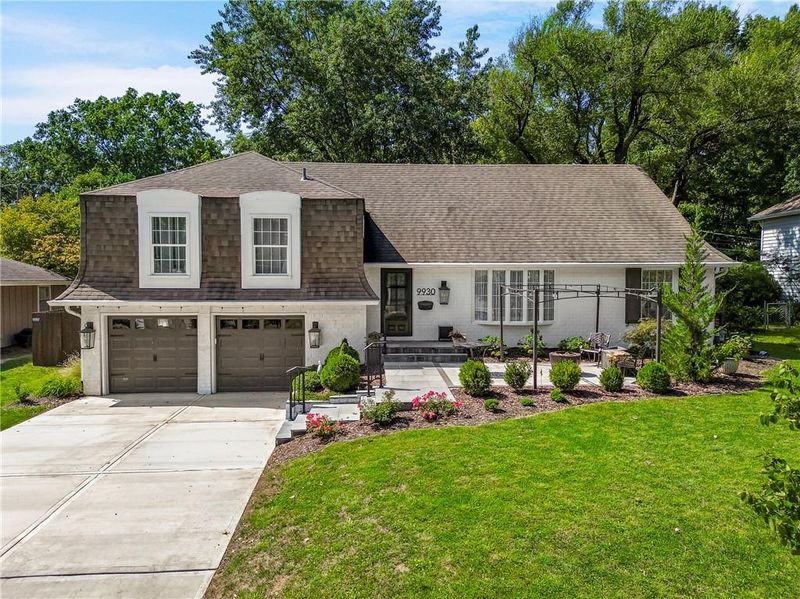 9930 Linden St, Overland Park, KS 66207