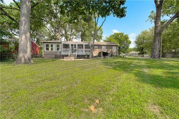 1 W 96th Ter, Kansas City, MO 64114