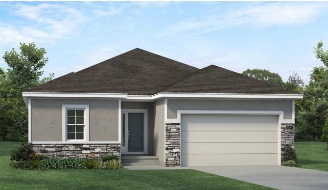 16129 James Ct, Parkville, MO 64151