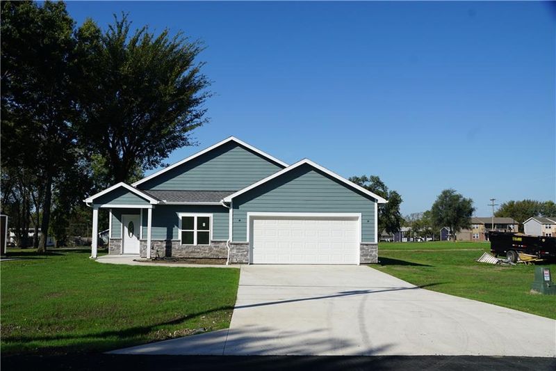 703 N Jefferson St, Spring Hill, KS 66083