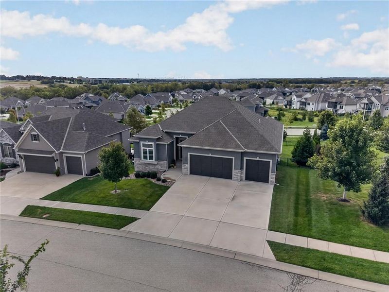 12827 W 172nd Ter, Overland Park, KS 66221