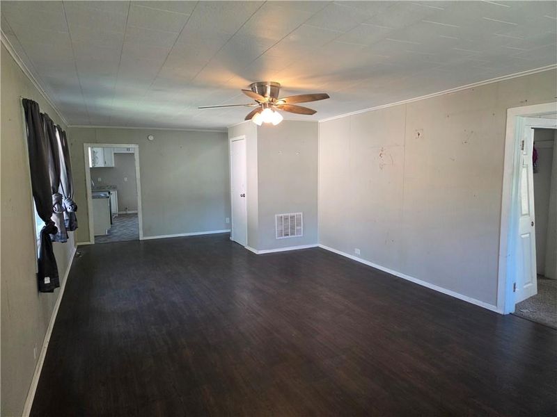 725 W 3rd St, Pittsburg, KS 66762
