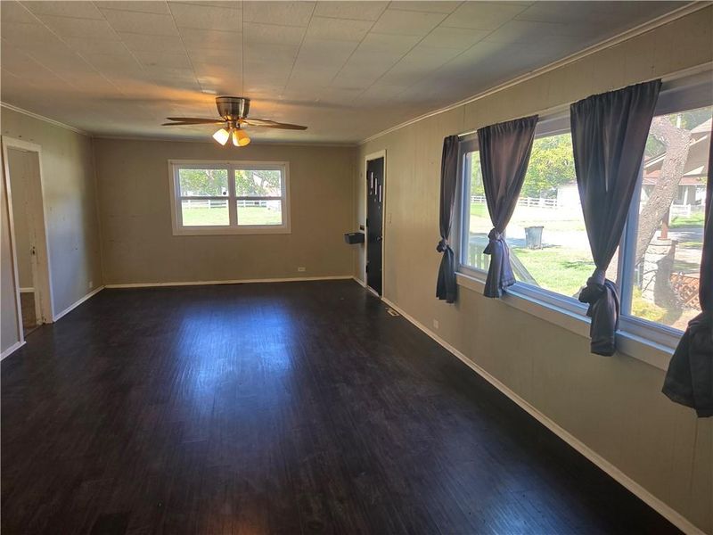 725 W 3rd St, Pittsburg, KS 66762