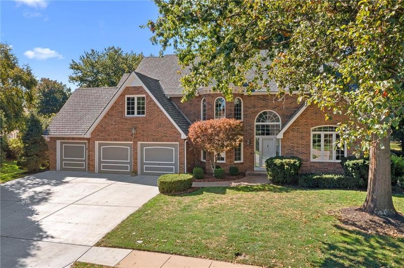 12808 Sherwood Dr, Leawood, KS 66209