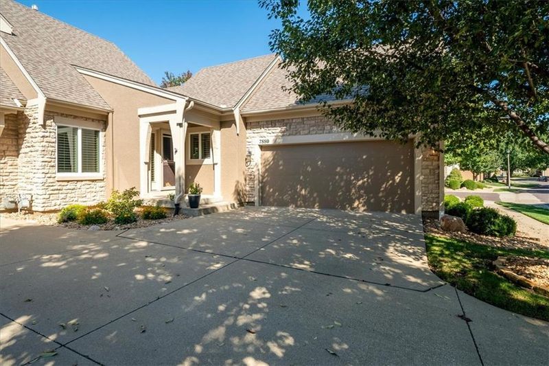 7870 W 157th Ter, Overland Park, KS 66223