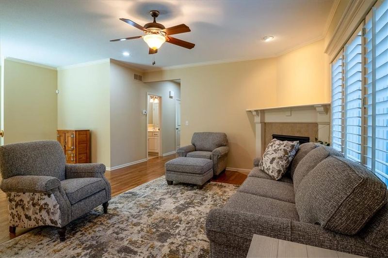 7870 W 157th Ter, Overland Park, KS 66223