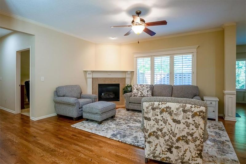 7870 W 157th Ter, Overland Park, KS 66223