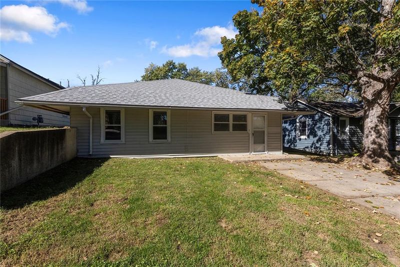 1212 Kingman St, Leavenworth, KS 66048